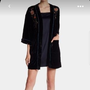Flying Tomato floral embroidery velvet robe